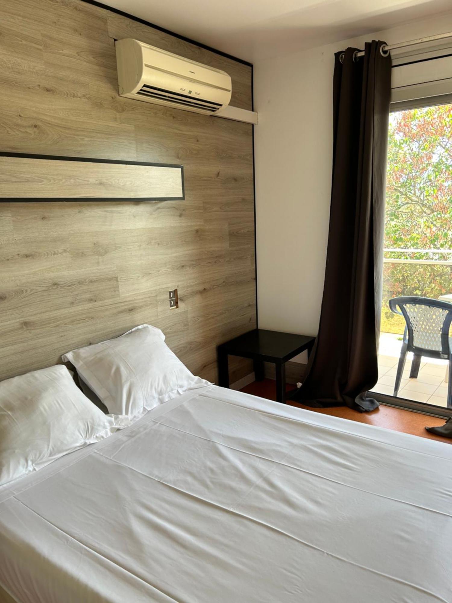 Hotel La Garenne Tresserre Zewnętrze zdjęcie